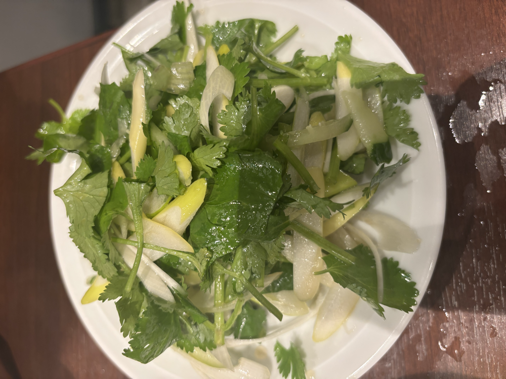 パクチーサラダ