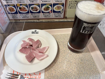 独り卵の殻をぱちぱちと