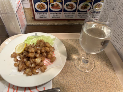 新宿のスキマにあるお店