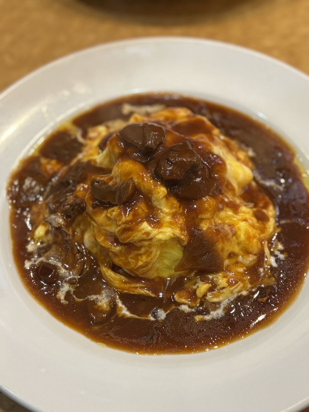 とろとろ玉子のオムハヤシ