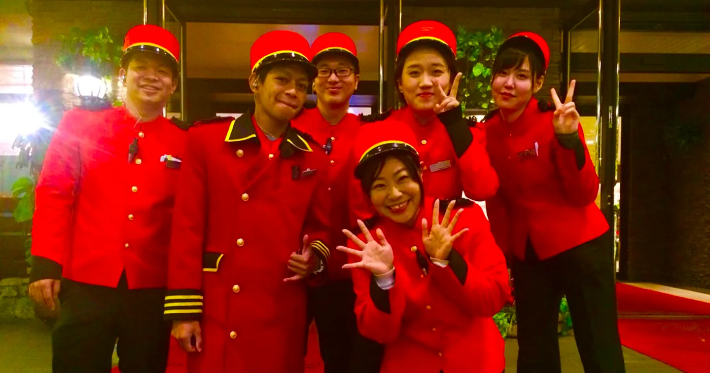 フロント経験者のリアルな体験談｜現場レビューから見えること