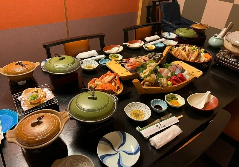 仲居さん 配膳・下膳業務のイメージ