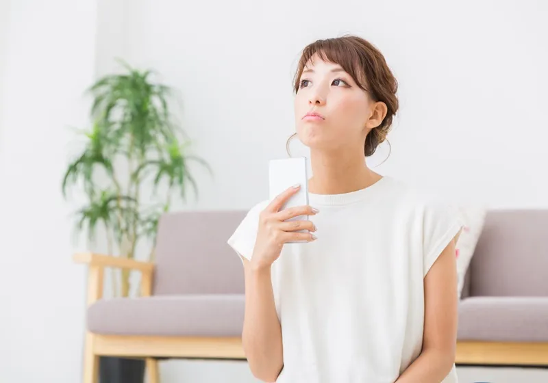 移住先を様々な要素から検討する様子 イメージ