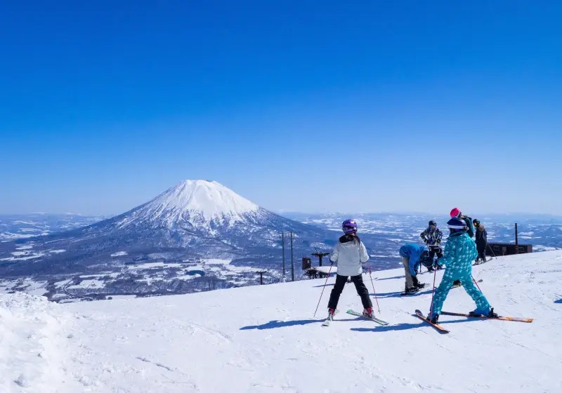 【ニセコ留学】パウダースノーが人気の国際的な観光地