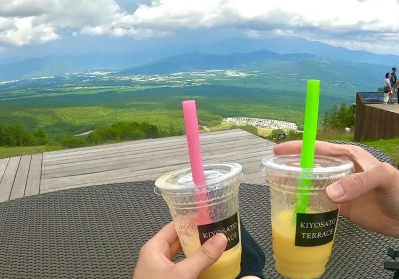 カップルのリゾートバイト休日