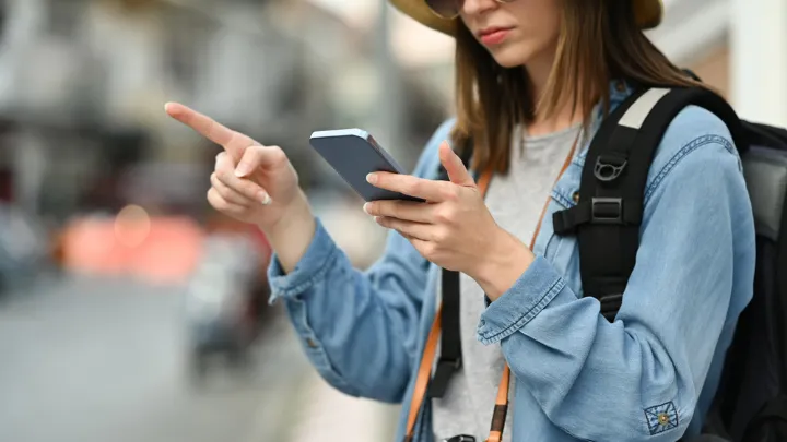 女性のバックパッカー イメージ3