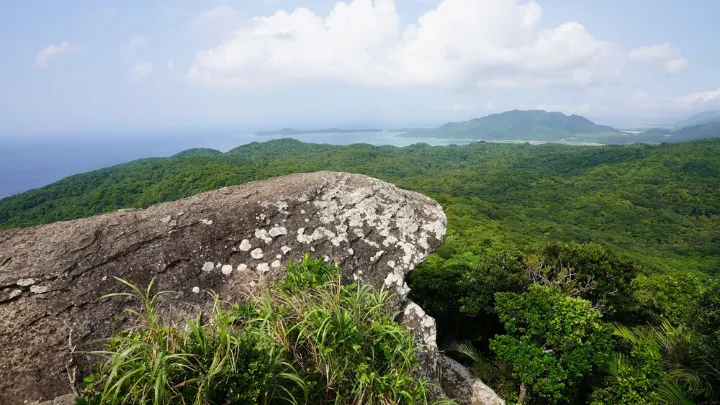 屋良部岳