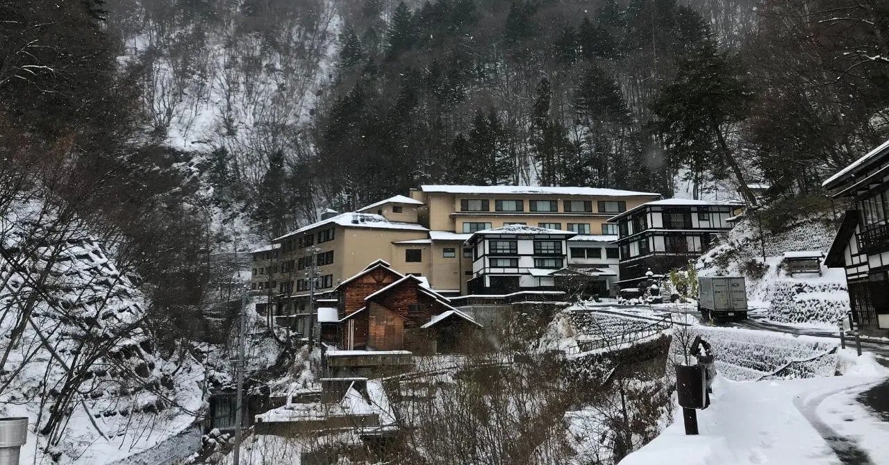 静かな温泉地で、自分の強みに気づいた｜湯元齋藤旅館（長野県・白骨温泉）で働いたリゾートバイト体験談