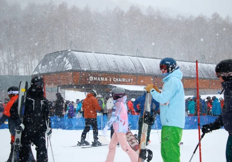 冬のスキー場はニセコのリゾートバイト【花園エリア】