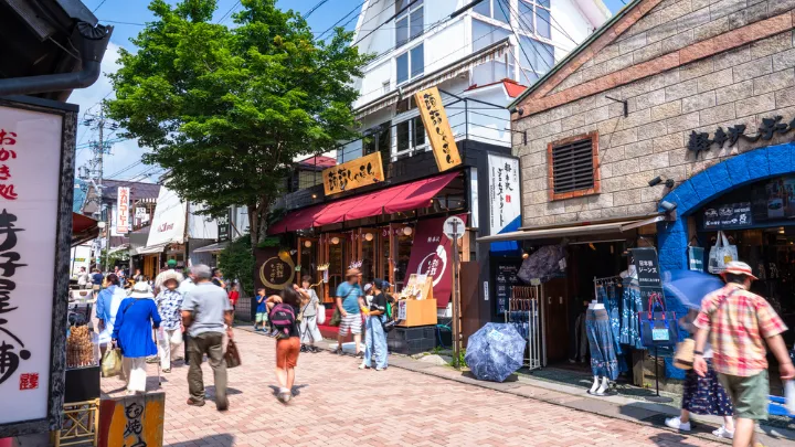 旧軽井沢銀座商店街の様子