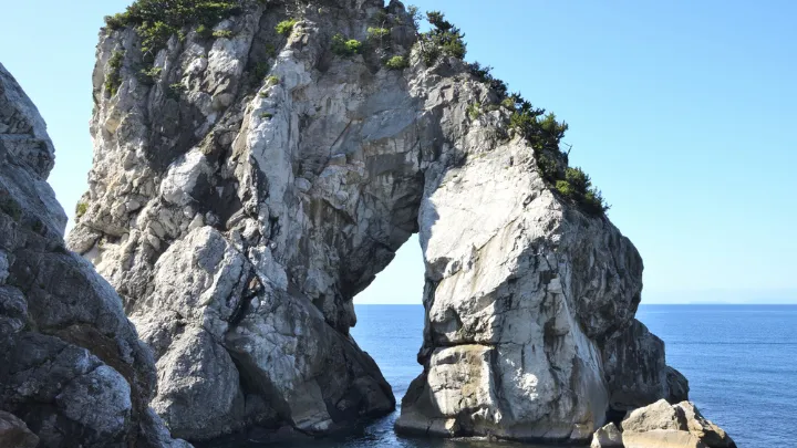 立厳岩