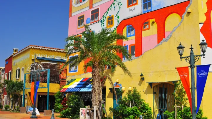 沖縄本島中部 美浜アメリカンビレッジの様子