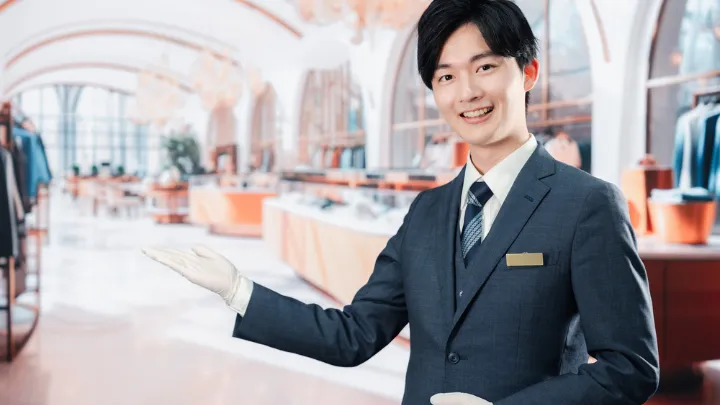 免税店スタッフ 業務の様子