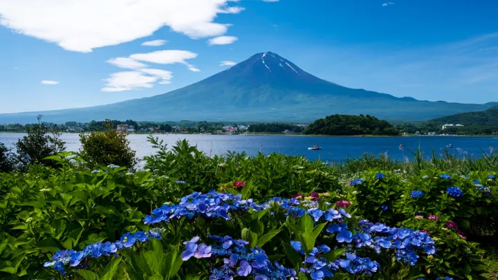 山梨県 河口湖からの富士山の景色