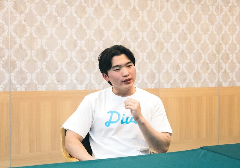 韓国出身の二人が草津で“リゾートバイト”。ワーキングホリデーを通じ、日本文化やおもてなしの現場で学び成長する姿を紹介