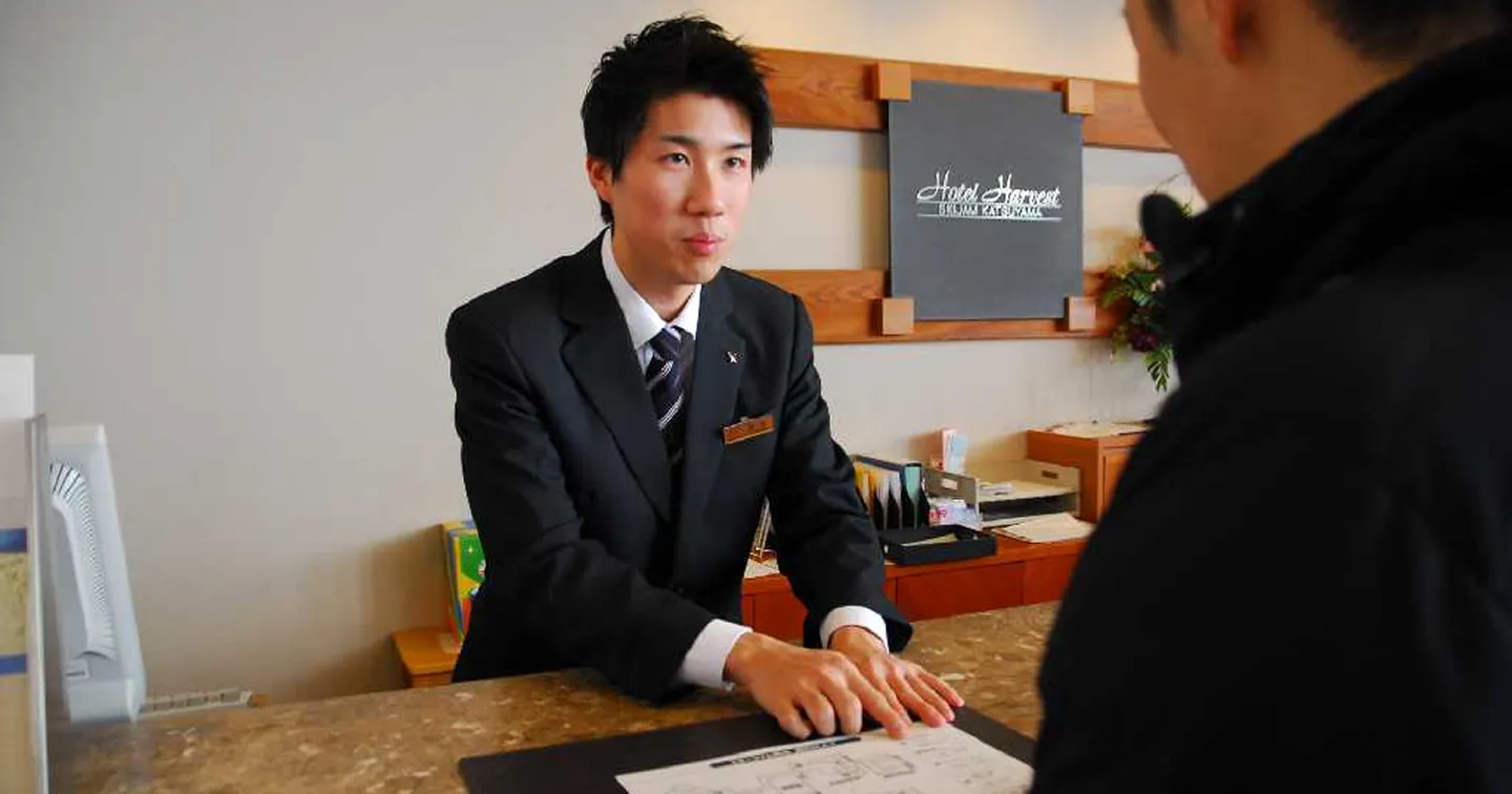 服装やヘアスタイルのルールも職場ごとに異なる