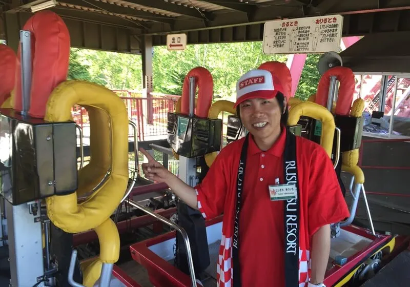 リゾートバイト テーマパークでの業務の様子