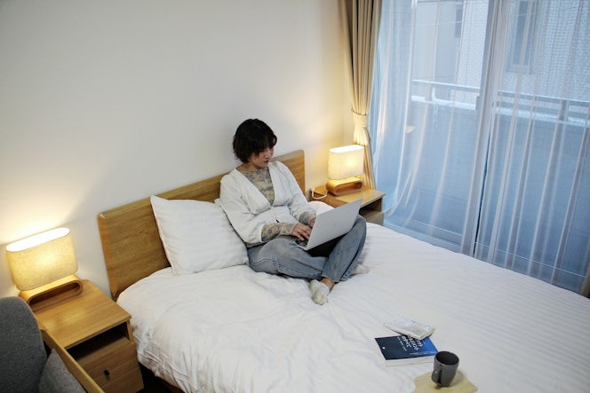 月の半分だけ、彼女と暮らす半同棲生活。