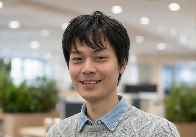 東 哲志 氏