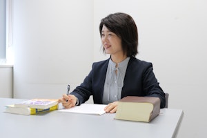 lawyer-card