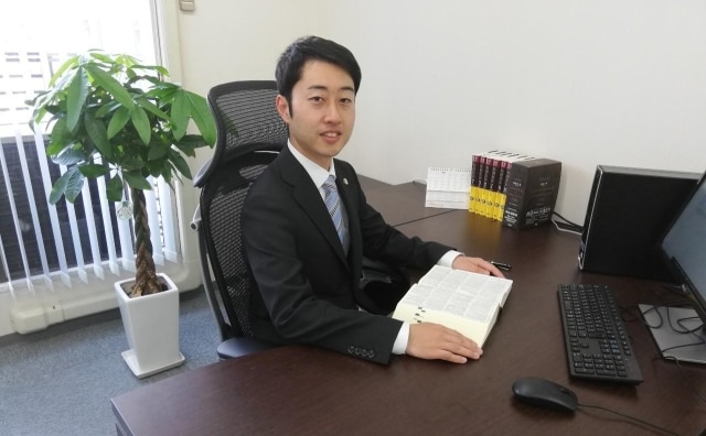 lawyer-card