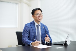 lawyer-card
