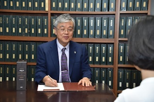 lawyer-card