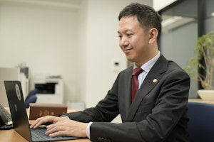 lawyer-card