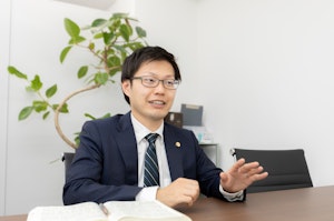 lawyer-card