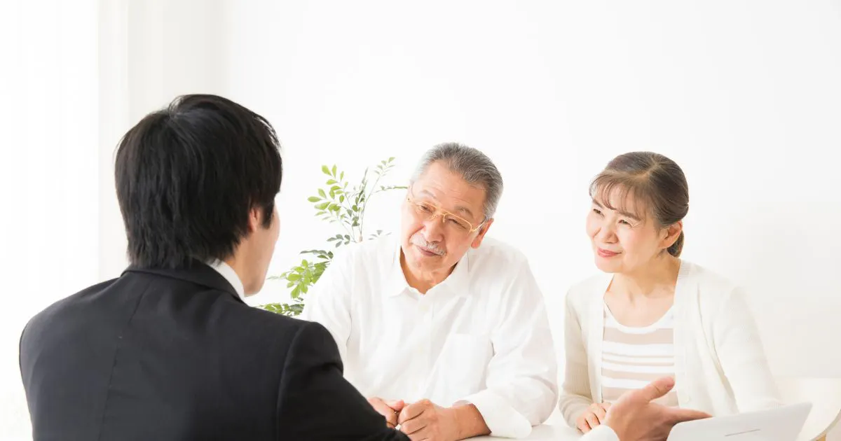 遺留分の放棄とは? 相続放棄との違い、生前・死後の手続きや注意点などを解説