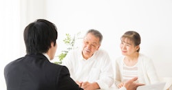 遺留分の放棄とは？ 相続放棄との違い、生前・死後の手続きや注意点などを解説