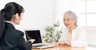 遺言書の作成費用は？弁護士に依頼する場合の相場や自分で作る場合の費用を解説