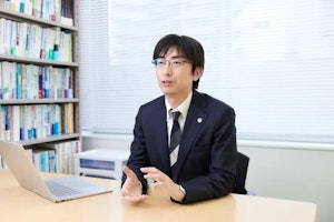 lawyer-card