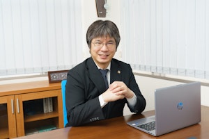 lawyer-card