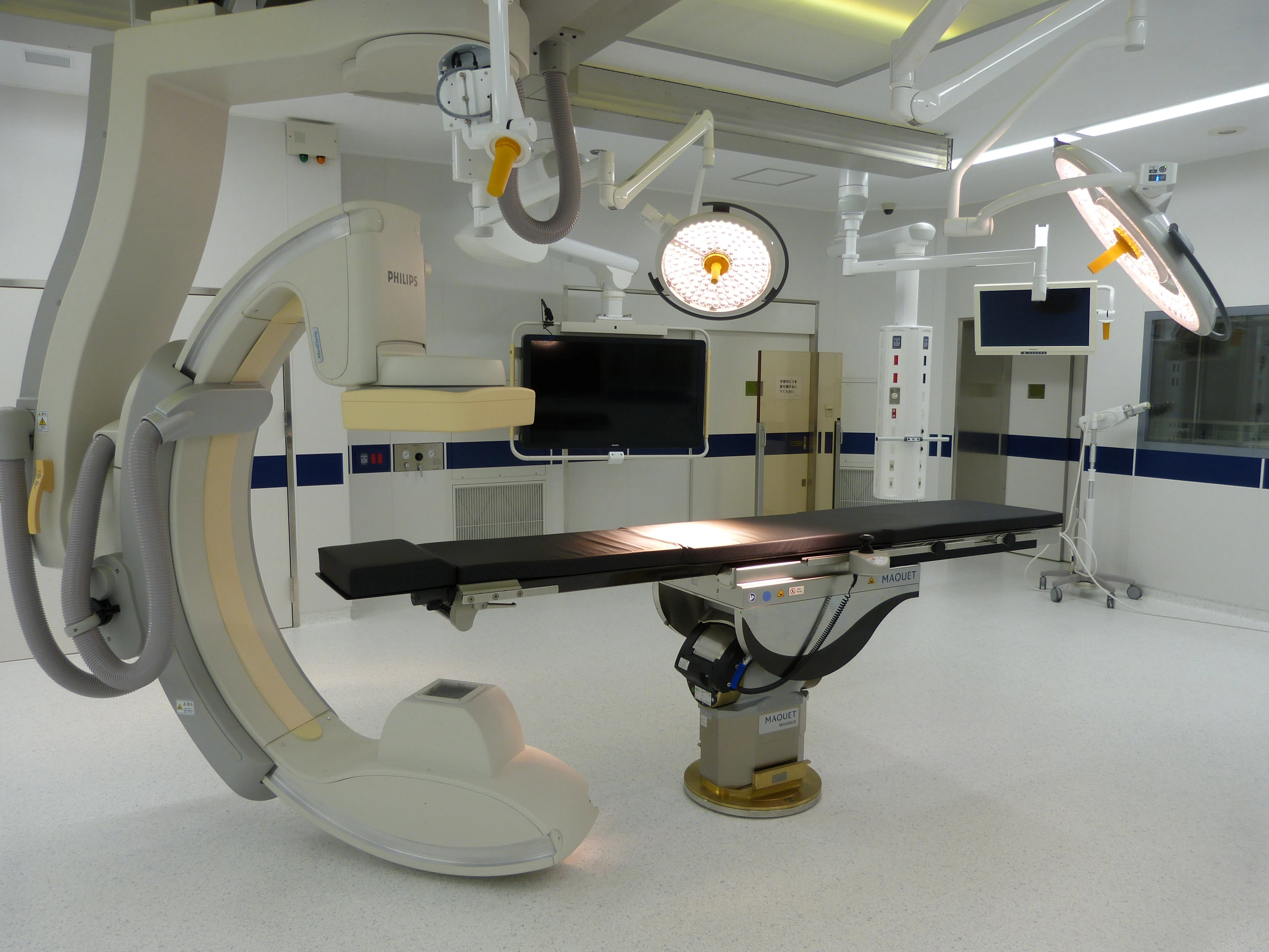 関西ろうさい病院-ハイブリット手術室写真