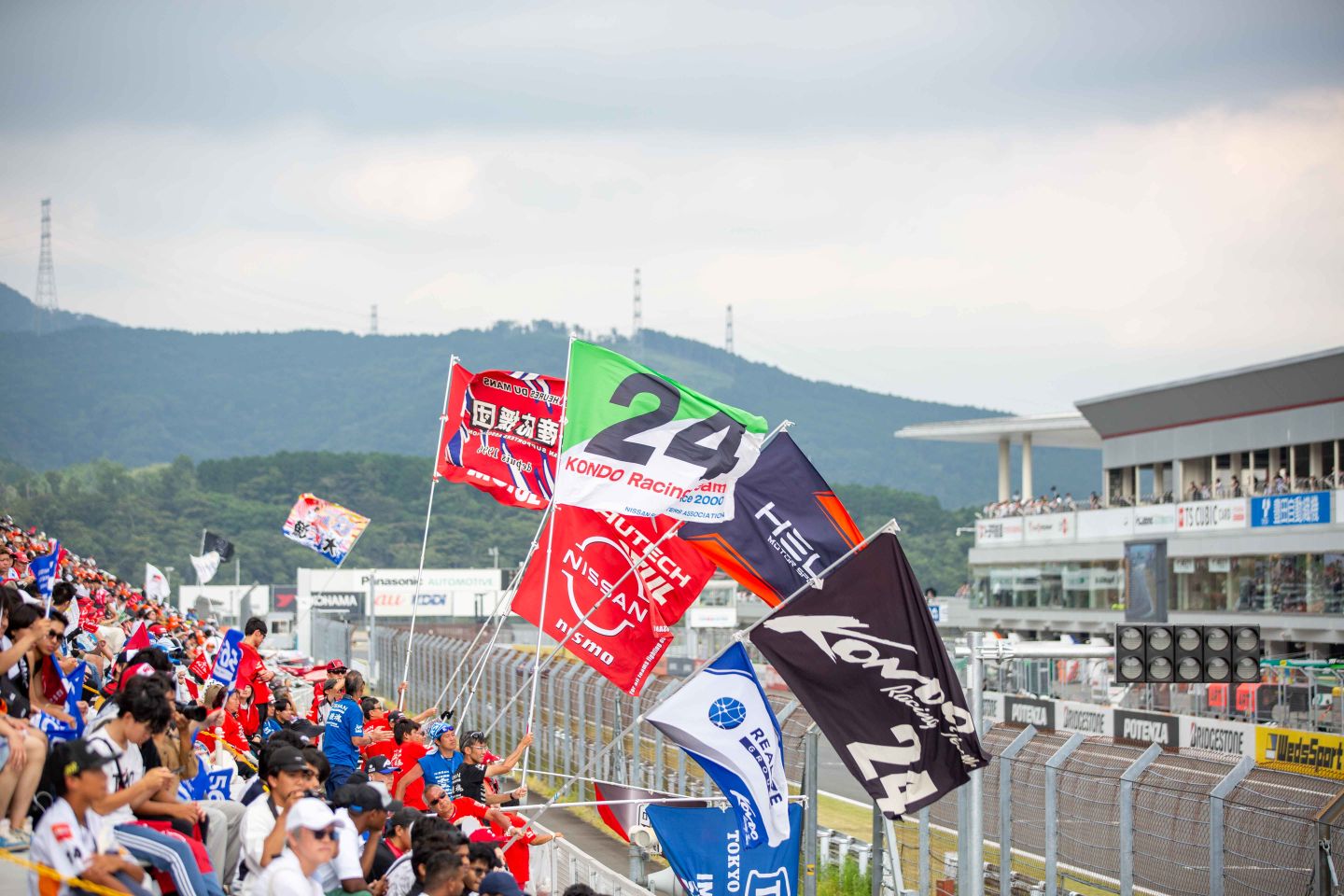 ビッグフラッグエリア付き観戦券 | 2026 AUTOBACS SUPER GT Round 2