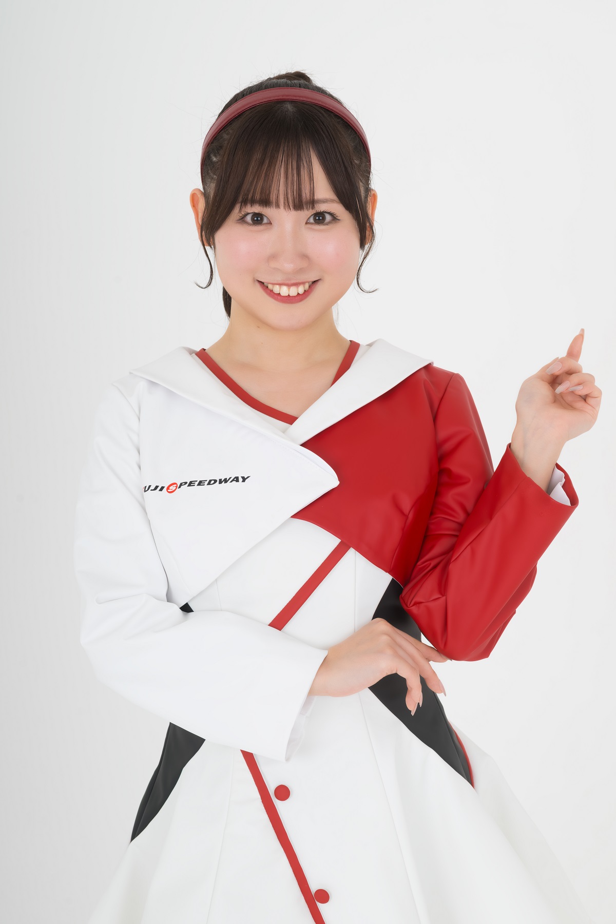 サーキットナビゲーター「クレインズ」2026年メンバー決定！織戸茉彩