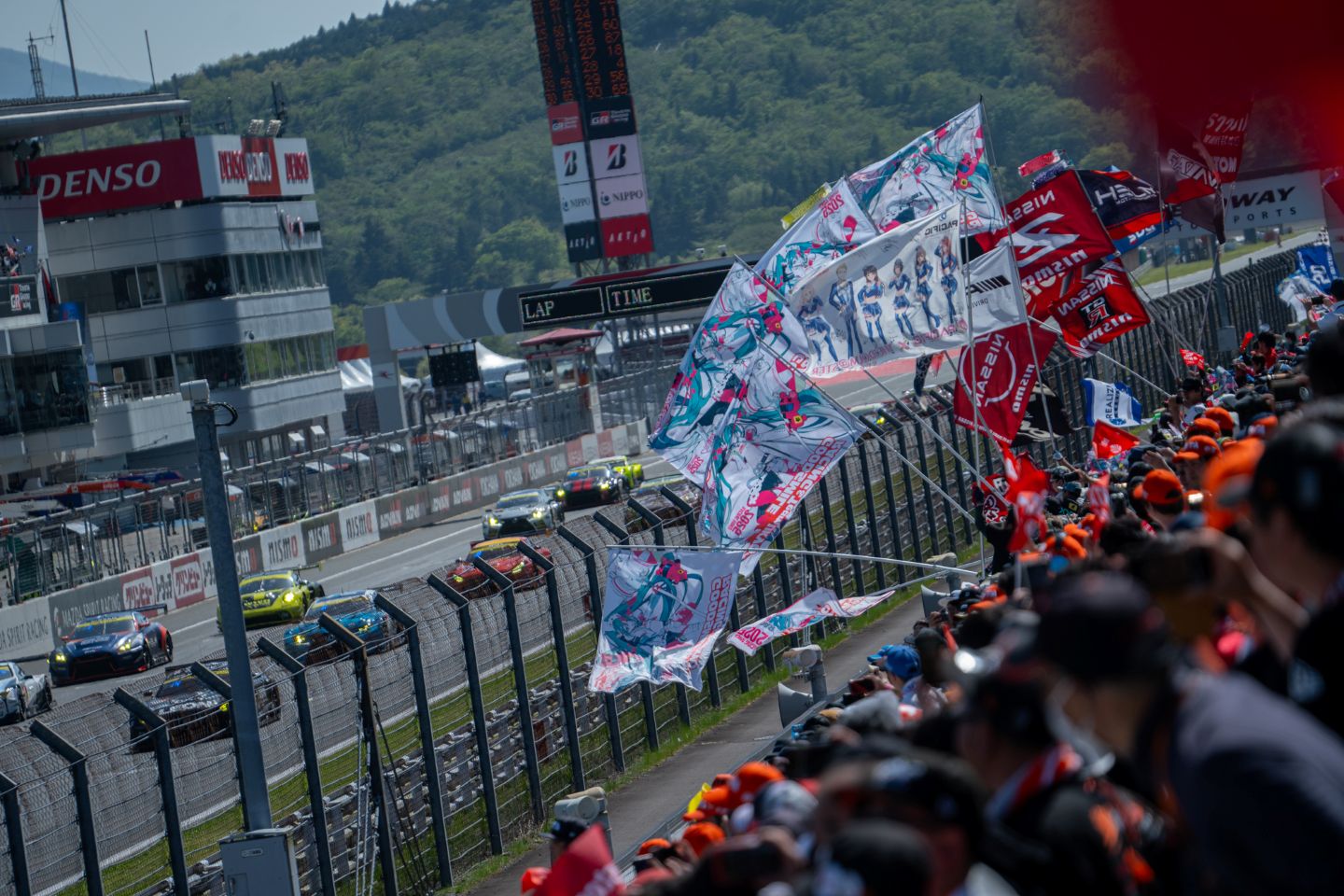ビッグフラッグエリア付き観戦券 | 2026 AUTOBACS SUPER GT Round 2
