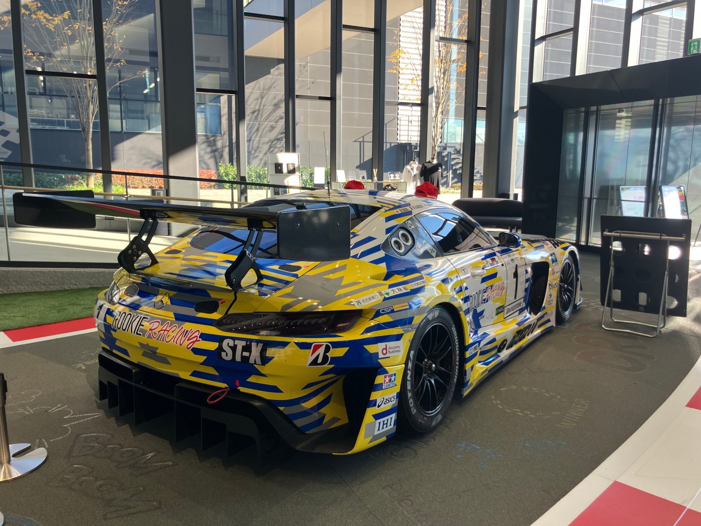 ENEOSスーパー耐久シリーズ2024 シリーズチャンピオン車両展示