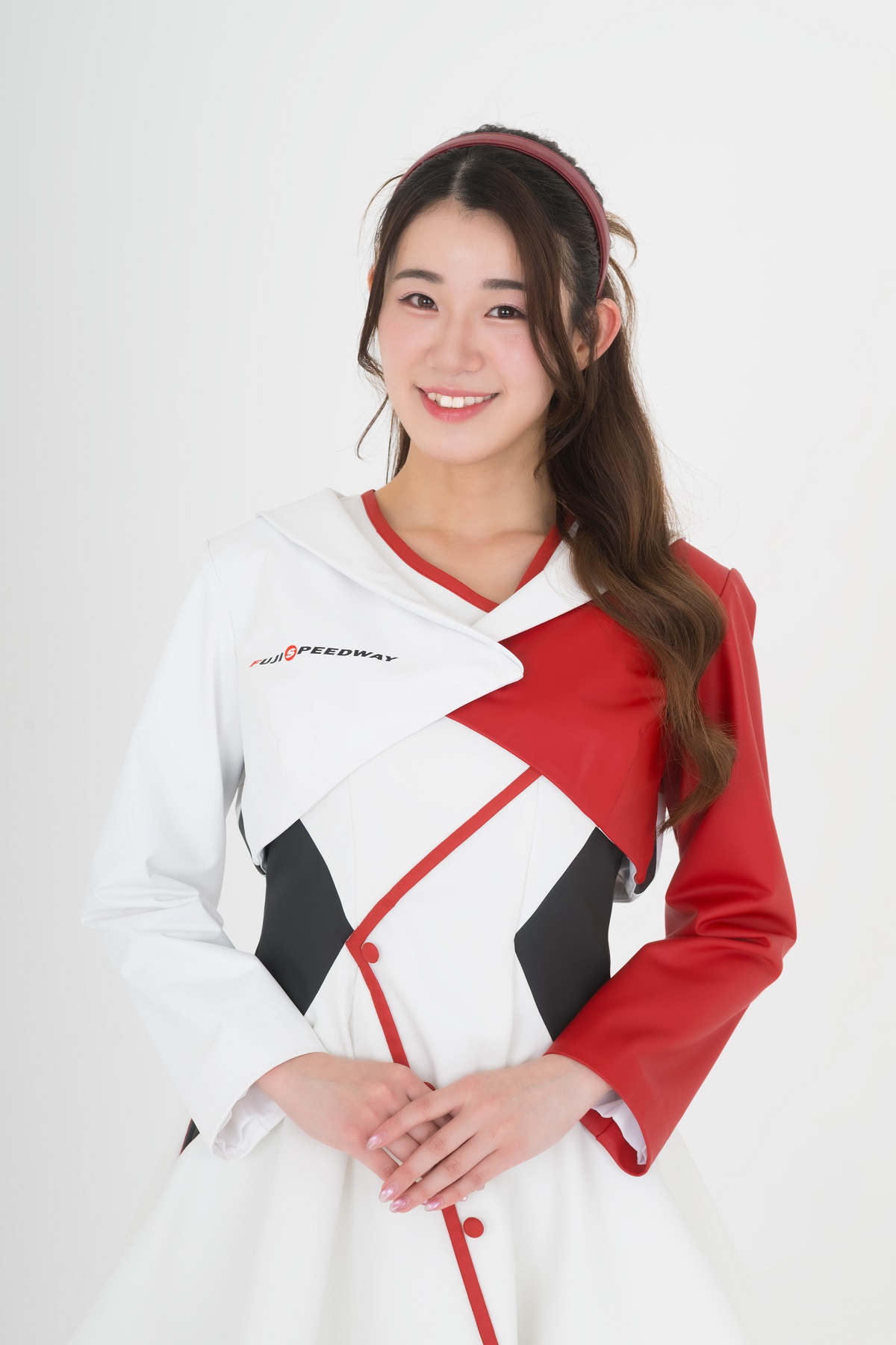 サーキットナビゲーター「クレインズ」2026年メンバー決定！織戸茉彩