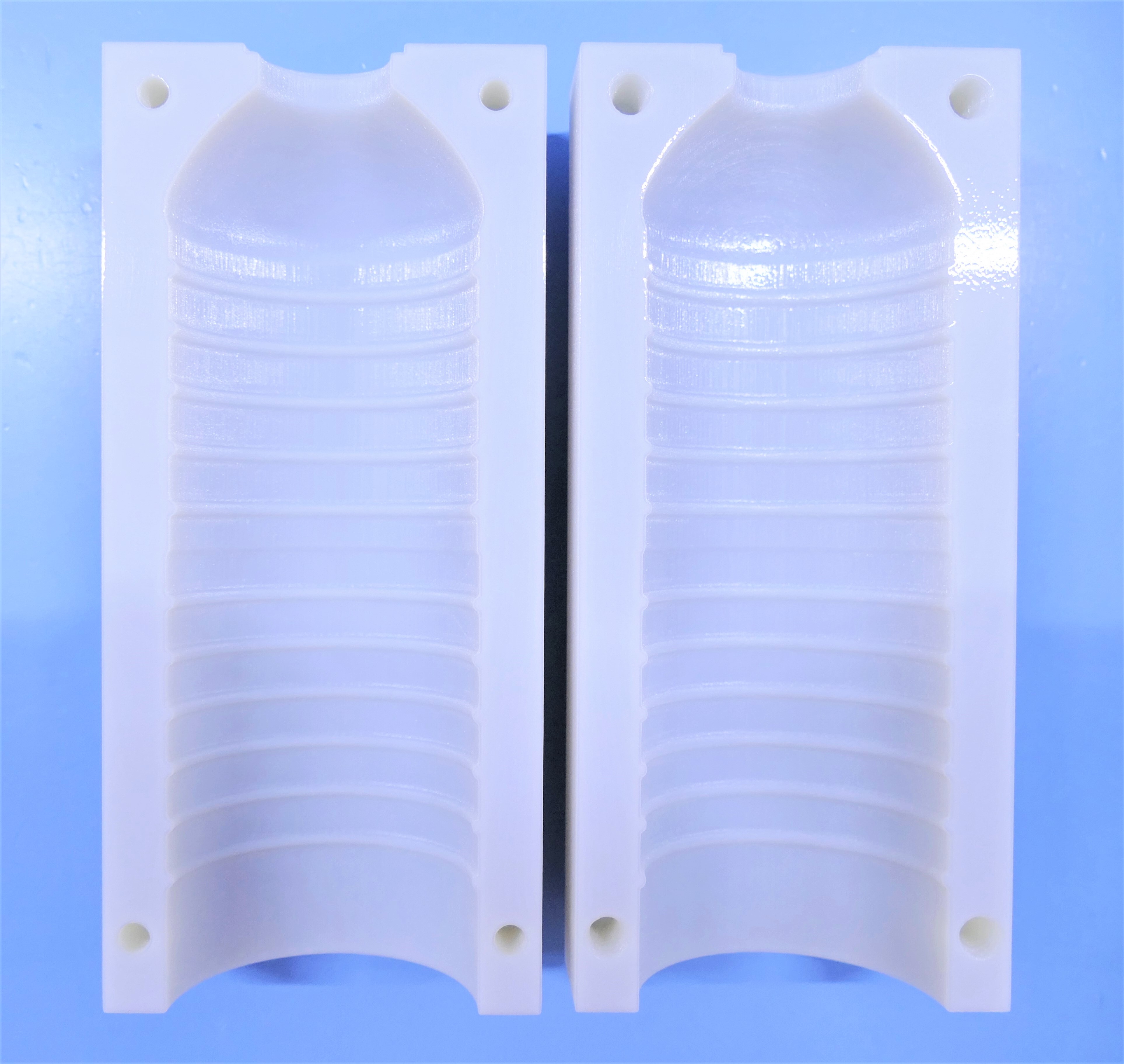 射出成形型.jpg?w=3840&q=75&fm=webp