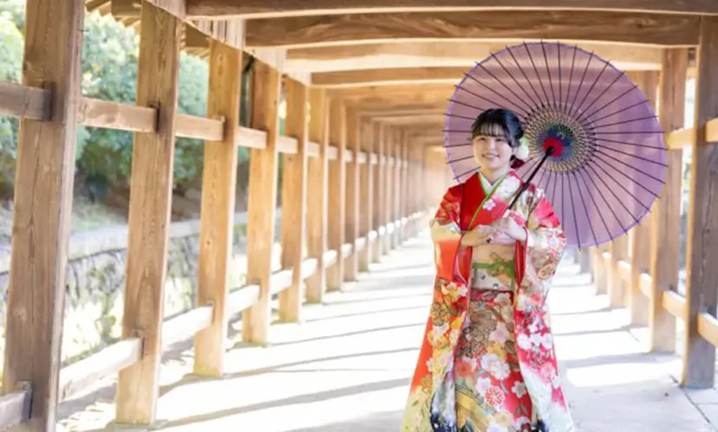岡山・吉備津神社で叶える成人式の前撮り｜紅葉の回廊で残す一枚