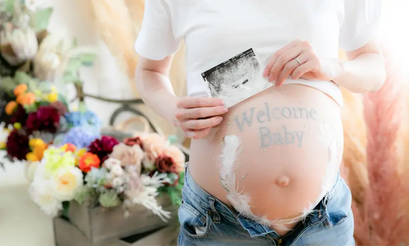 マタニティフォトはいつ撮る？妊娠中のベストタイミングとメリット・デメリット紹介