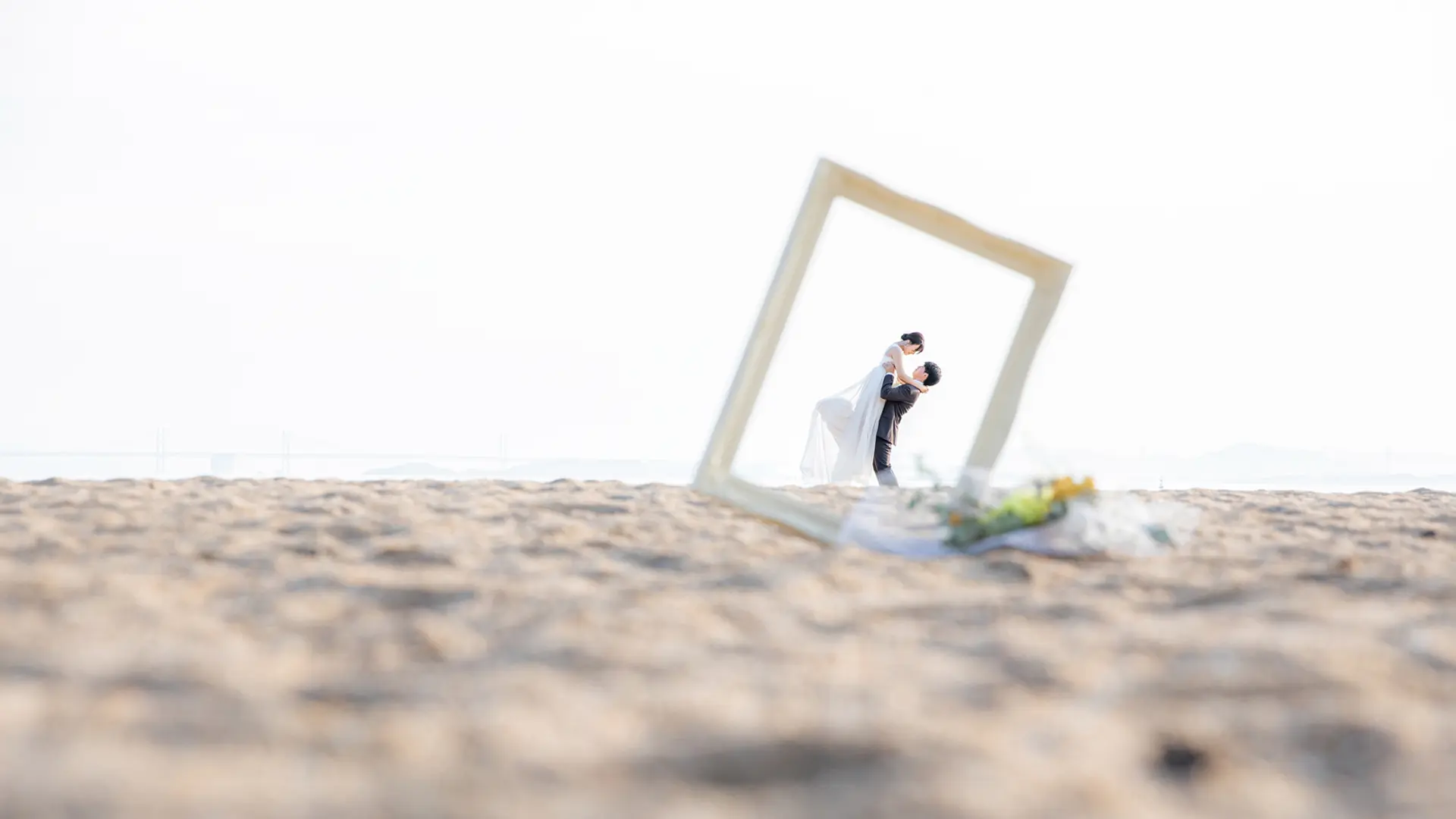 洋装2点（ロケーション）のイメージ写真