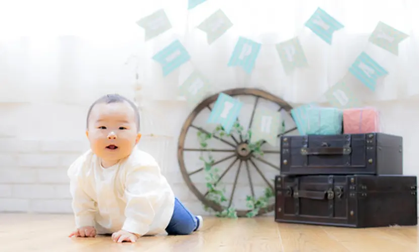 アンティーク感漂うスタジオでバースデーフォト！