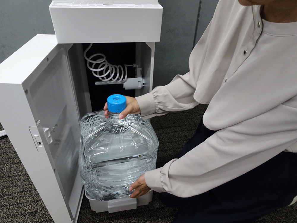 メリット①
不規則な勤務の合間に
重たいお水を買いに行く手間と労力が省ける