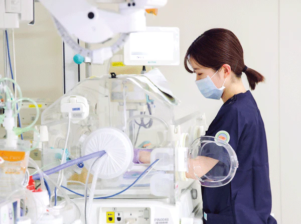 超低出生体重児やさまざまな疾患を抱える新生児をケアするNICU(新生児集中治療管理室)