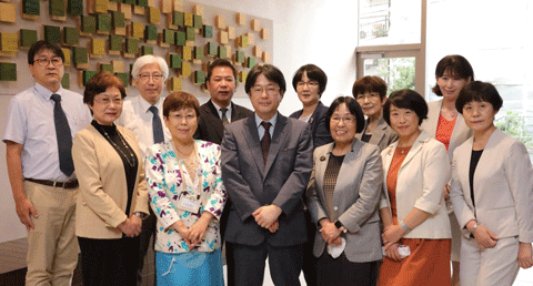 ご登壇いただいた先生方とネットワーク委員会のメンバー(写真撮影時のみマスクを外しています)