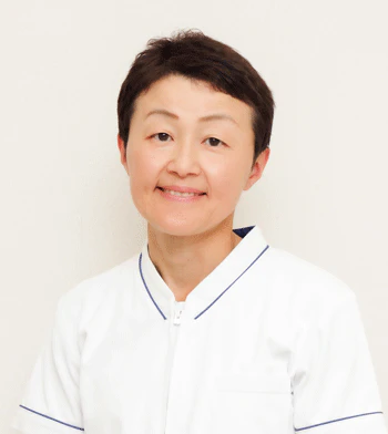 がんの治療を受けながら業務に励む鈴木静江看護師