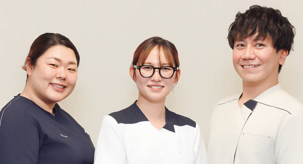 (写真左から)鈴木恵看護師、常磐千夏看護師、野内康宏看護師